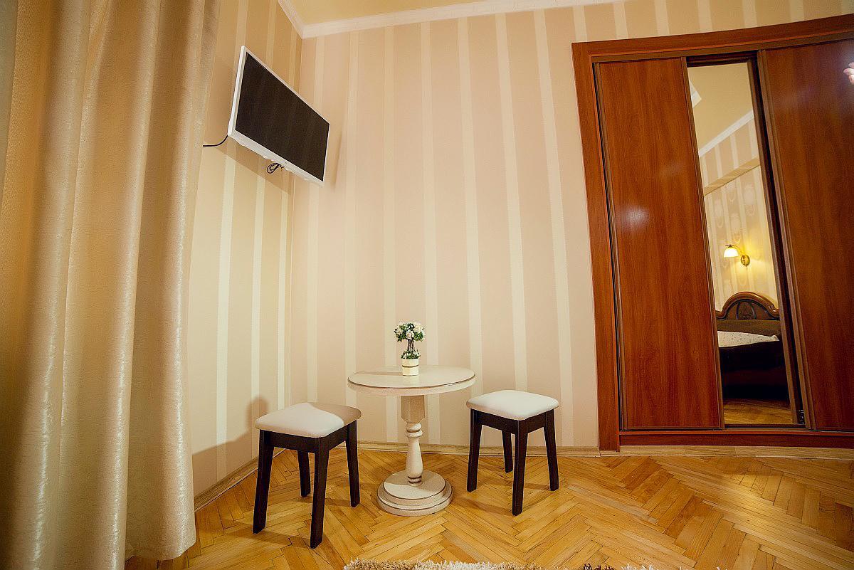 Apartment On Horodotska Street Lviv Exterior foto